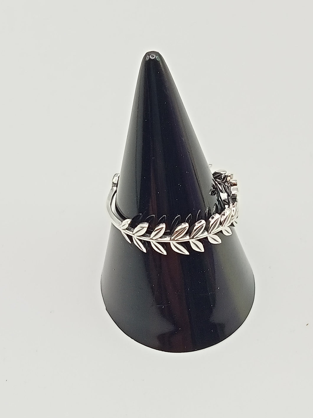 Fine Fern Band Ring