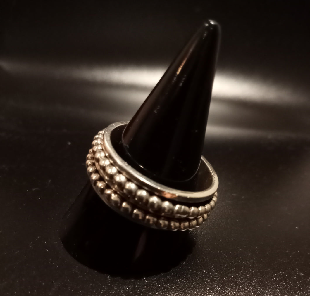 Double Studded Spinning Ring