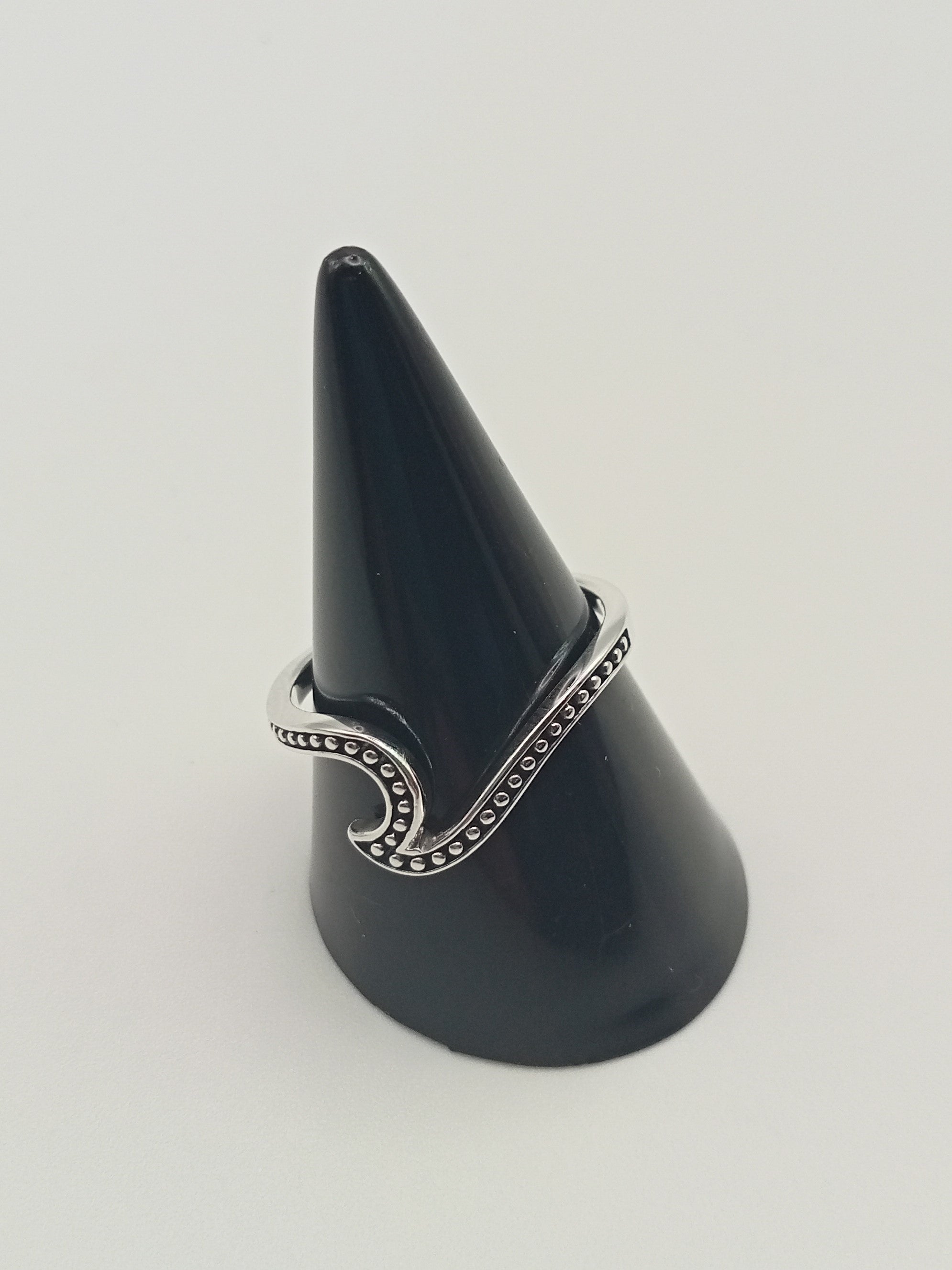 Dotted Wave Ring – Paragon Designs Covent Garden