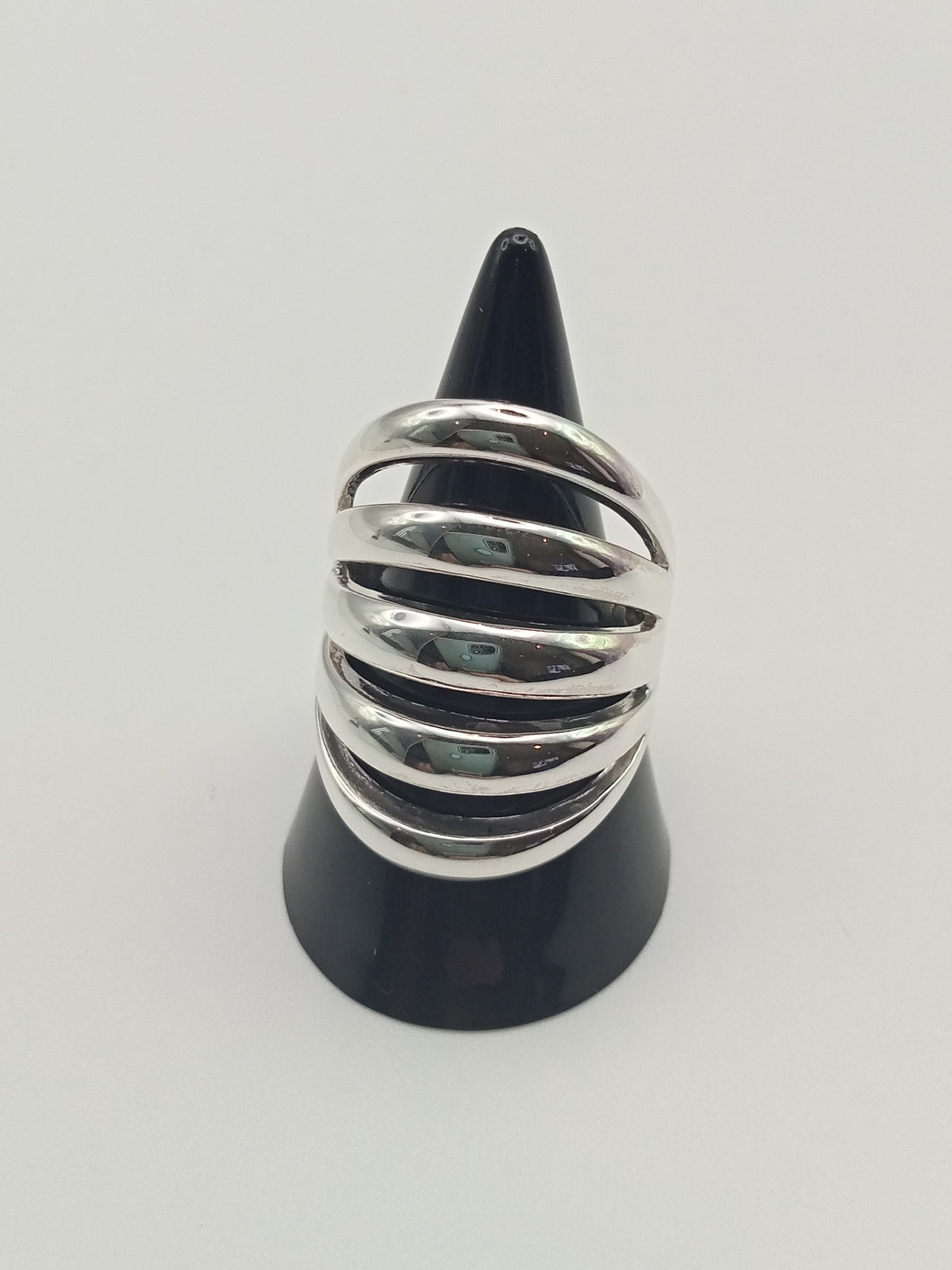 Shaped Ribbed Ring