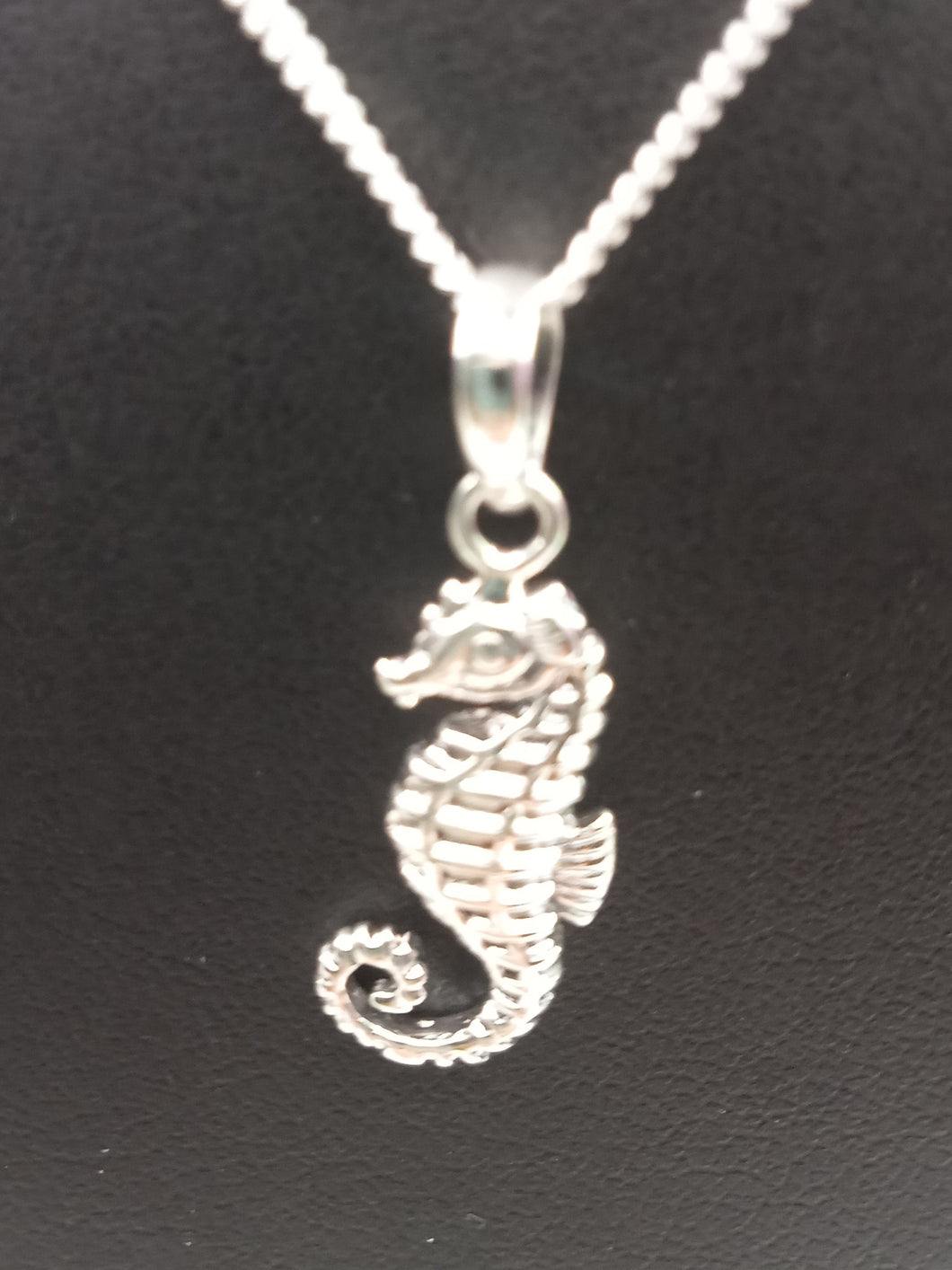 Small Silver Seahorse Pendant